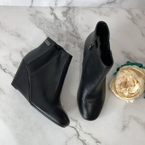 Kenneth Cole Reaction Marcy Ankle Booties, Black 6M